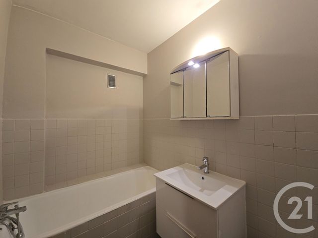 Appartement T3 à vendre - 3 pièces - 77.44 m2 - MARSEILLE - 13013 - PROVENCE-ALPES-COTE-D-AZUR - Century 21 Immo-Conseil