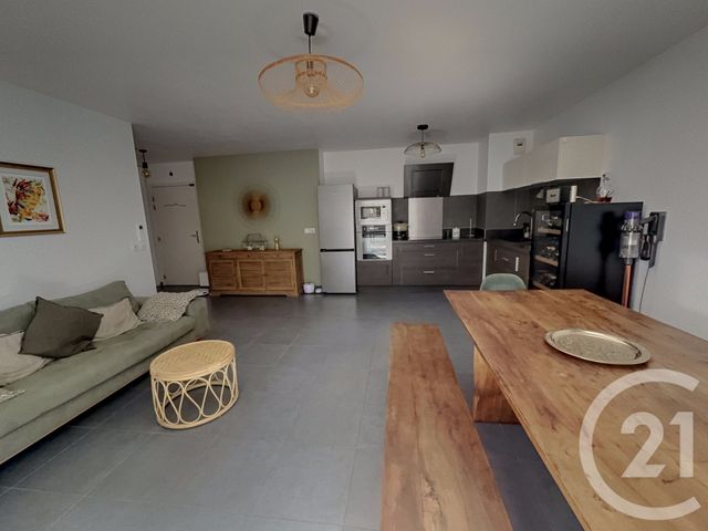 Afficher la photo en grand Appartement F3 à vendre - 3 pièces - 63.8 m2 - MARSEILLE - 13013 - PROVENCE-ALPES-COTE-D-AZUR - Century 21 Immo-Conseil