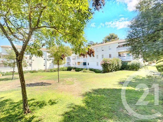 Afficher la photo en grand Appartement F3 à vendre - 3 pièces - 63.8 m2 - MARSEILLE - 13013 - PROVENCE-ALPES-COTE-D-AZUR - Century 21 Immo-Conseil