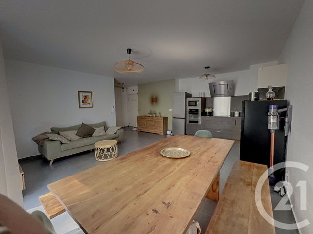 Afficher la photo en grand Appartement F3 à vendre - 3 pièces - 63.8 m2 - MARSEILLE - 13013 - PROVENCE-ALPES-COTE-D-AZUR - Century 21 Immo-Conseil