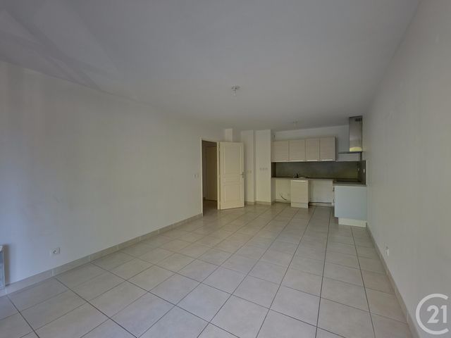 Afficher la photo en grand Appartement F3 à vendre - 3 pièces - 59.0 m2 - MARSEILLE - 13011 - PROVENCE-ALPES-COTE-D-AZUR - Century 21 Immo-Conseil