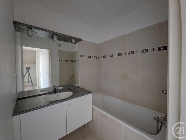 Appartement F3 à vendre - 3 pièces - 66.64 m2 - MARSEILLE - 13004 - PROVENCE-ALPES-COTE-D-AZUR - Century 21 Immo-Conseil