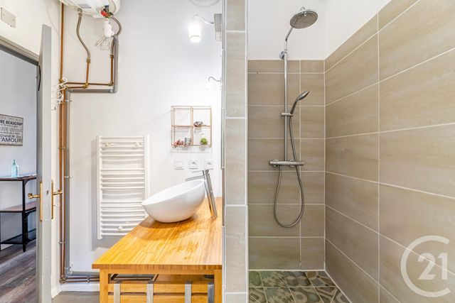 Appartement Studio à vendre - 1 pièce - 42.54 m2 - MARSEILLE - 13006 - PROVENCE-ALPES-COTE-D-AZUR - Century 21 Immo-Conseil