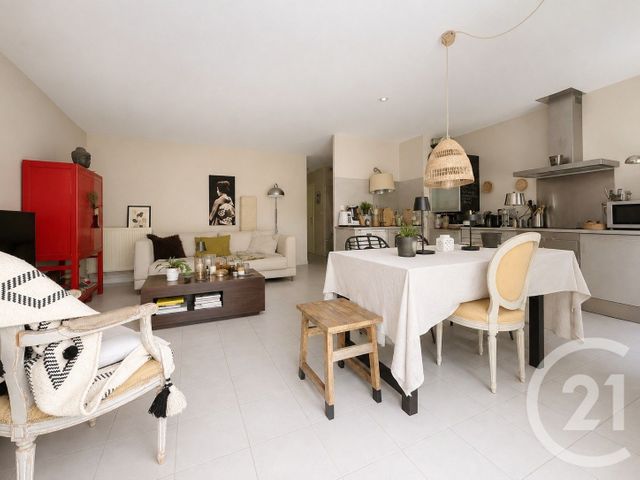 Appartement T3 à vendre - 3 pièces - 69.76 m2 - MARSEILLE - 13013 - PROVENCE-ALPES-COTE-D-AZUR - Century 21 Immo-Conseil