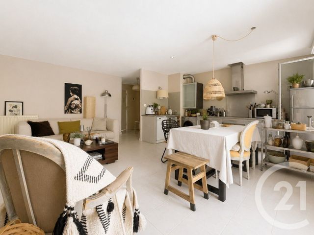 Appartement T3 à vendre - 3 pièces - 69.76 m2 - MARSEILLE - 13013 - PROVENCE-ALPES-COTE-D-AZUR - Century 21 Immo-Conseil