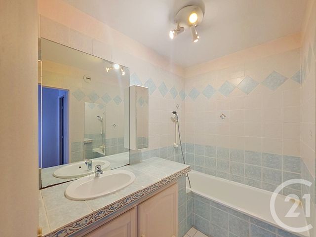 Appartement T3 à vendre - 3 pièces - 61.12 m2 - MARSEILLE - 13013 - PROVENCE-ALPES-COTE-D-AZUR - Century 21 Immo-Conseil