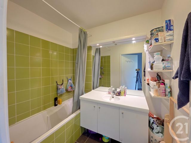 Appartement T3 à vendre - 3 pièces - 64.21 m2 - MARSEILLE - 13014 - PROVENCE-ALPES-COTE-D-AZUR - Century 21 Immo-Conseil