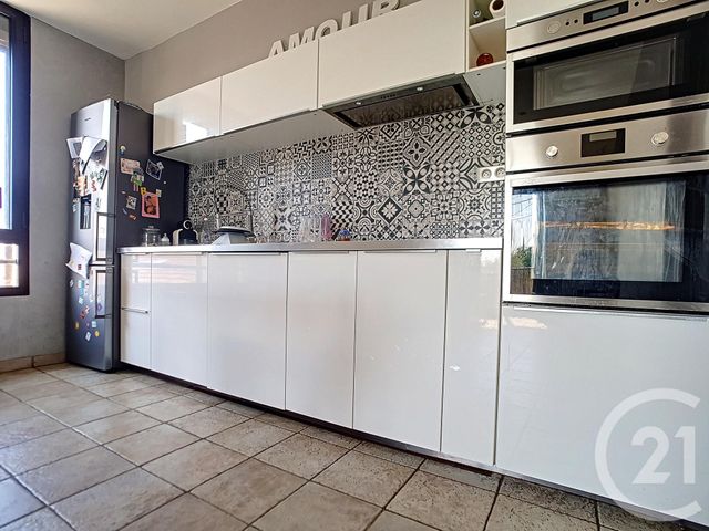 Afficher la photo en grand Appartement F3 à vendre - 3 pièces - 67.01 m2 - MARSEILLE - 13014 - PROVENCE-ALPES-COTE-D-AZUR - Century 21 Immo-Conseil