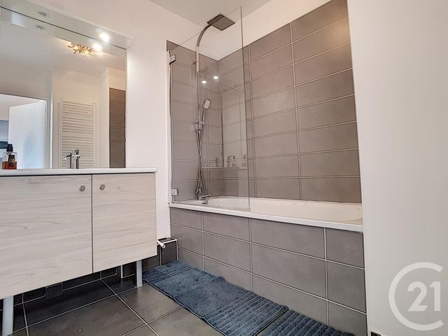 Afficher la photo en grand Appartement F3 à vendre - 3 pièces - 63.53 m2 - MARSEILLE - 13013 - PROVENCE-ALPES-COTE-D-AZUR - Century 21 Immo-Conseil