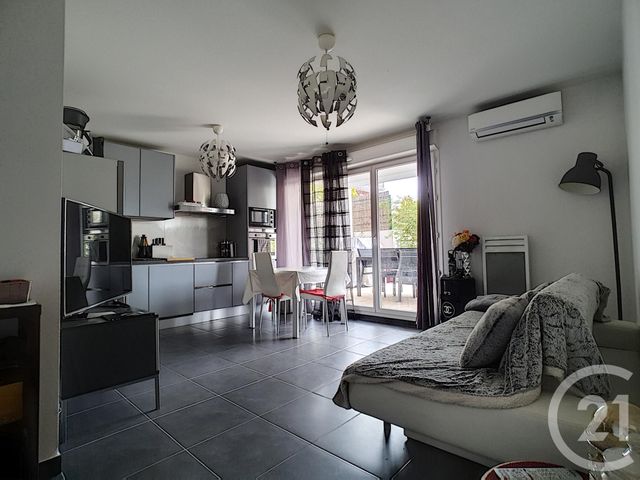 Afficher la photo en grand Appartement F3 à vendre - 3 pièces - 56.21 m2 - MARSEILLE - 13013 - PROVENCE-ALPES-COTE-D-AZUR - Century 21 Immo-Conseil