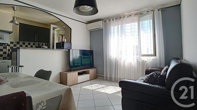 Afficher la photo en grand Appartement T3 à vendre - 3 pièces - 52.13 m2 - MARSEILLE - 13014 - PROVENCE-ALPES-COTE-D-AZUR - Century 21 Immo-Conseil