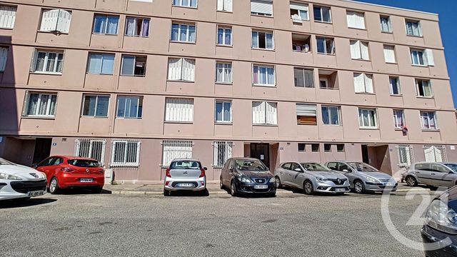 Afficher la photo en grand Appartement T3 à vendre - 3 pièces - 52.13 m2 - MARSEILLE - 13014 - PROVENCE-ALPES-COTE-D-AZUR - Century 21 Immo-Conseil