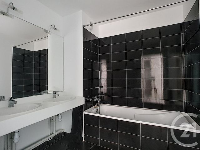 Afficher la photo en grand Appartement F3 à vendre - 3 pièces - 59.66 m2 - MARSEILLE - 13013 - PROVENCE-ALPES-COTE-D-AZUR - Century 21 Immo-Conseil