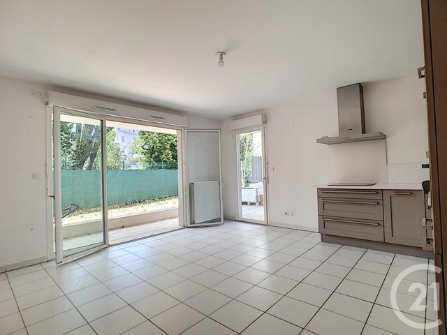 Afficher la photo en grand Appartement F3 à vendre - 3 pièces - 59.66 m2 - MARSEILLE - 13013 - PROVENCE-ALPES-COTE-D-AZUR - Century 21 Immo-Conseil