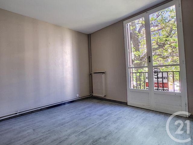Afficher la photo en grand Appartement T3 à vendre - 3 pièces - 64.95 m2 - MARSEILLE - 13013 - PROVENCE-ALPES-COTE-D-AZUR - Century 21 Immo-Conseil