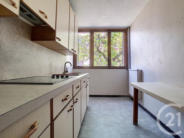 Afficher la photo en grand Appartement T3 à vendre - 3 pièces - 64.95 m2 - MARSEILLE - 13013 - PROVENCE-ALPES-COTE-D-AZUR - Century 21 Immo-Conseil