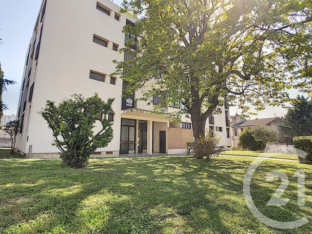 Afficher la photo en grand Appartement T3 à vendre - 3 pièces - 64.95 m2 - MARSEILLE - 13013 - PROVENCE-ALPES-COTE-D-AZUR - Century 21 Immo-Conseil