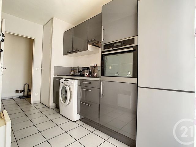Afficher la photo en grand Appartement F3 à vendre - 3 pièces - 61.2 m2 - MARSEILLE - 13013 - PROVENCE-ALPES-COTE-D-AZUR - Century 21 Immo-Conseil