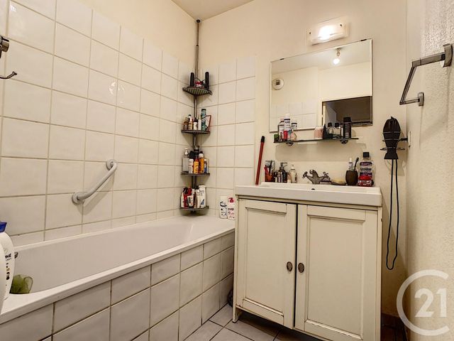 Afficher la photo en grand Appartement F3 à vendre - 3 pièces - 61.2 m2 - MARSEILLE - 13013 - PROVENCE-ALPES-COTE-D-AZUR - Century 21 Immo-Conseil
