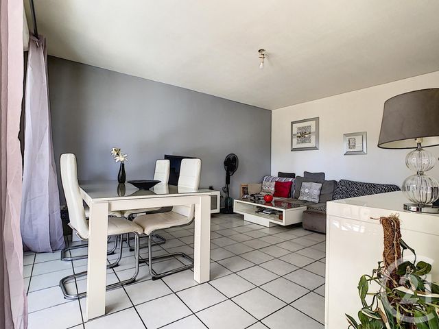 Afficher la photo en grand Appartement F3 à vendre - 3 pièces - 61.2 m2 - MARSEILLE - 13013 - PROVENCE-ALPES-COTE-D-AZUR - Century 21 Immo-Conseil