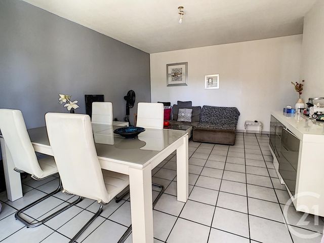Afficher la photo en grand Appartement F3 à vendre - 3 pièces - 61.2 m2 - MARSEILLE - 13013 - PROVENCE-ALPES-COTE-D-AZUR - Century 21 Immo-Conseil