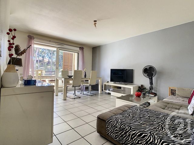 Afficher la photo en grand Appartement F3 à vendre - 3 pièces - 61.2 m2 - MARSEILLE - 13013 - PROVENCE-ALPES-COTE-D-AZUR - Century 21 Immo-Conseil