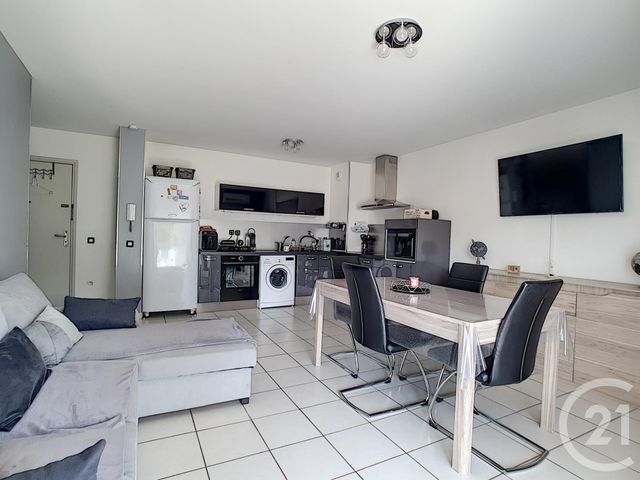 Afficher la photo en grand Appartement F3 à vendre - 3 pièces - 56.8 m2 - MARSEILLE - 13014 - PROVENCE-ALPES-COTE-D-AZUR - Century 21 Immo-Conseil