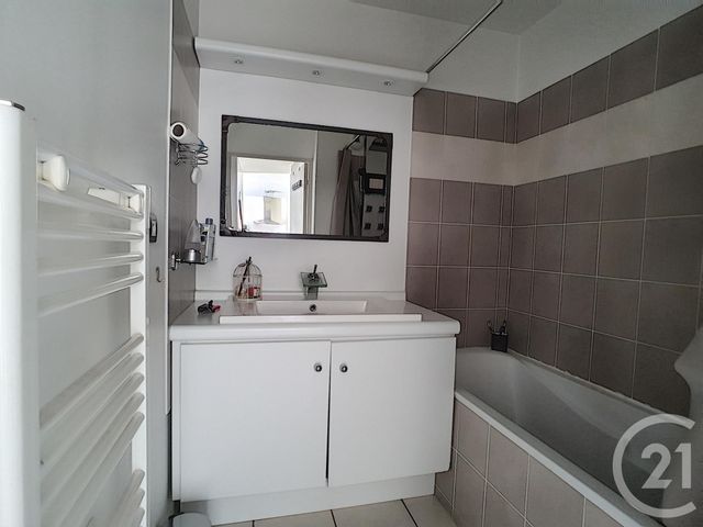 Afficher la photo en grand Appartement F3 à vendre - 3 pièces - 56.8 m2 - MARSEILLE - 13014 - PROVENCE-ALPES-COTE-D-AZUR - Century 21 Immo-Conseil