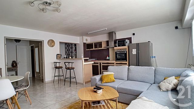 Appartement F3 à vendre - 3 pièces - 76.77 m2 - MARSEILLE - 13005 - PROVENCE-ALPES-COTE-D-AZUR - Century 21 Immo-Conseil Appartement F3 à vendre - 3 pièces - 76.77 m2 - MARSEILLE - 13005 - PROVENCE-ALPES-COTE-D-AZUR - Century 21 Immo-Conseil