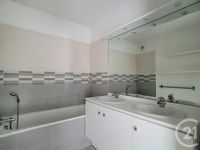 Appartement F3 à vendre - 3 pièces - 57.07 m2 - MARSEILLE - 13013 - PROVENCE-ALPES-COTE-D-AZUR - Century 21 Immo-Conseil Appartement F3 à vendre - 3 pièces - 57.07 m2 - MARSEILLE - 13013 - PROVENCE-ALPES-COTE-D-AZUR - Century 21 Immo-Conseil