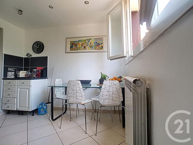 Appartement T5 à vendre - 5 pièces - 94.99 m2 - MARSEILLE - 13013 - PROVENCE-ALPES-COTE-D-AZUR - Century 21 Immo-Conseil Appartement T5 à vendre - 5 pièces - 94.99 m2 - MARSEILLE - 13013 - PROVENCE-ALPES-COTE-D-AZUR - Century 21 Immo-Conseil