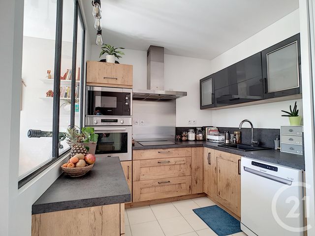 Afficher la photo en grand Appartement F3 à vendre - 3 pièces - 59.12 m2 - MARSEILLE - 13013 - PROVENCE-ALPES-COTE-D-AZUR - Century 21 Immo-Conseil