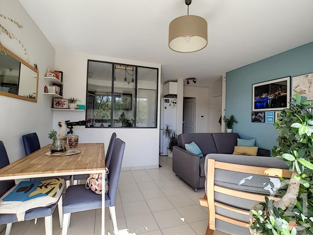 Afficher la photo en grand Appartement F3 à vendre - 3 pièces - 59.12 m2 - MARSEILLE - 13013 - PROVENCE-ALPES-COTE-D-AZUR - Century 21 Immo-Conseil