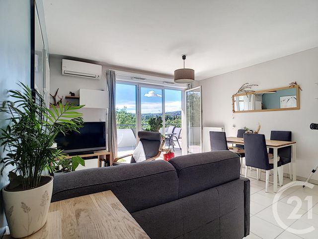 Afficher la photo en grand Appartement F3 à vendre - 3 pièces - 59.12 m2 - MARSEILLE - 13013 - PROVENCE-ALPES-COTE-D-AZUR - Century 21 Immo-Conseil