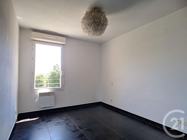 Afficher la photo en grand Appartement F3 à vendre - 3 pièces - 64.01 m2 - MARSEILLE - 13013 - PROVENCE-ALPES-COTE-D-AZUR - Century 21 Immo-Conseil