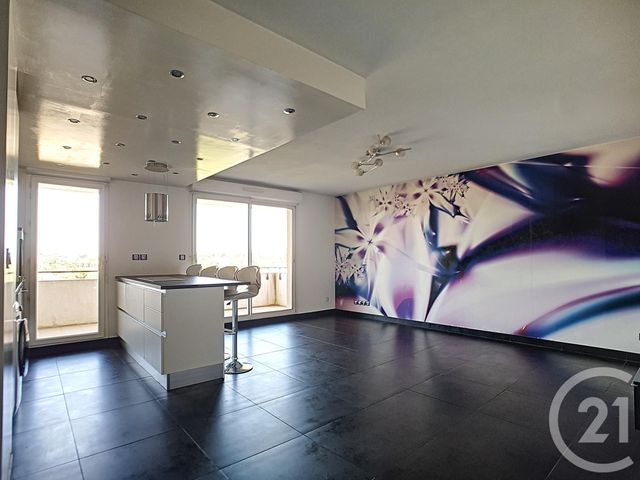 Afficher la photo en grand Appartement F3 à vendre - 3 pièces - 64.01 m2 - MARSEILLE - 13013 - PROVENCE-ALPES-COTE-D-AZUR - Century 21 Immo-Conseil