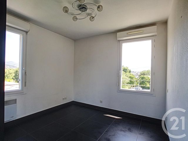 Afficher la photo en grand Appartement F3 à vendre - 3 pièces - 64.01 m2 - MARSEILLE - 13013 - PROVENCE-ALPES-COTE-D-AZUR - Century 21 Immo-Conseil