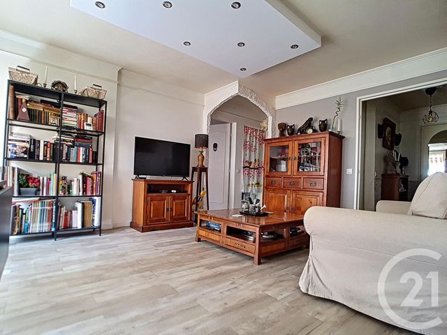 Afficher la photo en grand Appartement F3 à vendre - 3 pièces - 60.76 m2 - MARSEILLE - 13013 - PROVENCE-ALPES-COTE-D-AZUR - Century 21 Immo-Conseil
