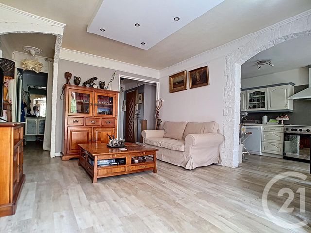 Afficher la photo en grand Appartement F3 à vendre - 3 pièces - 60.76 m2 - MARSEILLE - 13013 - PROVENCE-ALPES-COTE-D-AZUR - Century 21 Immo-Conseil