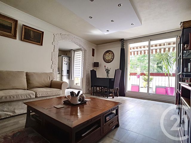 Afficher la photo en grand Appartement F3 à vendre - 3 pièces - 60.76 m2 - MARSEILLE - 13013 - PROVENCE-ALPES-COTE-D-AZUR - Century 21 Immo-Conseil