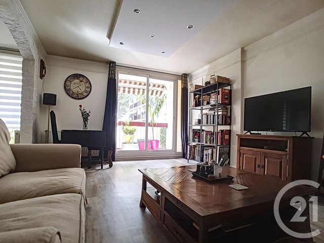 Afficher la photo en grand Appartement F3 à vendre - 3 pièces - 60.76 m2 - MARSEILLE - 13013 - PROVENCE-ALPES-COTE-D-AZUR - Century 21 Immo-Conseil
