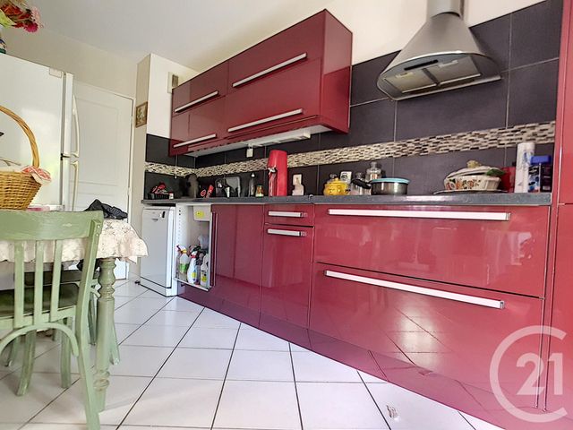 Afficher la photo en grand Appartement F3 à vendre - 3 pièces - 64.3 m2 - MARSEILLE - 13013 - PROVENCE-ALPES-COTE-D-AZUR - Century 21 Immo-Conseil