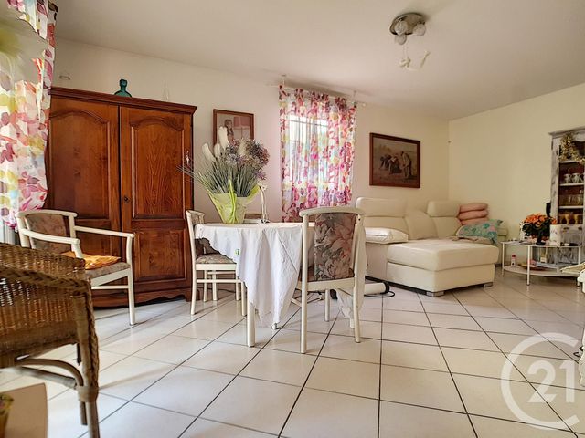 Afficher la photo en grand Appartement F3 à vendre - 3 pièces - 64.3 m2 - MARSEILLE - 13013 - PROVENCE-ALPES-COTE-D-AZUR - Century 21 Immo-Conseil