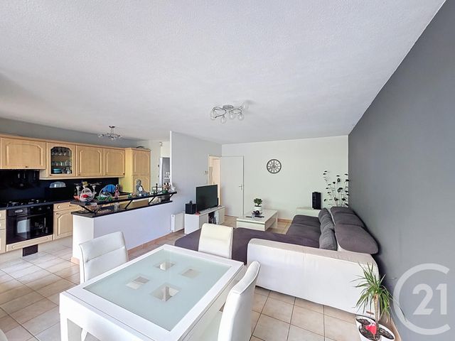 Afficher la photo en grand Appartement F3 à vendre - 3 pièces - 68.58 m2 - MARSEILLE - 13013 - PROVENCE-ALPES-COTE-D-AZUR - Century 21 Immo-Conseil