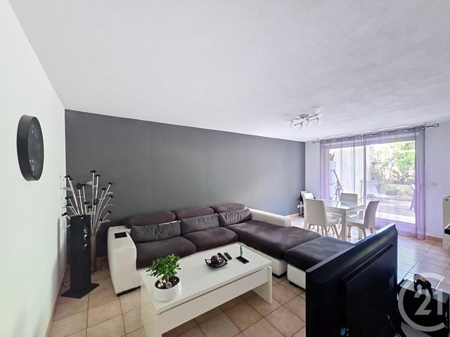 Afficher la photo en grand Appartement F3 à vendre - 3 pièces - 68.58 m2 - MARSEILLE - 13013 - PROVENCE-ALPES-COTE-D-AZUR - Century 21 Immo-Conseil