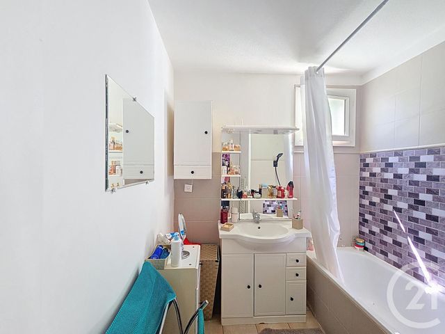 Afficher la photo en grand Appartement F3 à vendre - 3 pièces - 68.58 m2 - MARSEILLE - 13013 - PROVENCE-ALPES-COTE-D-AZUR - Century 21 Immo-Conseil