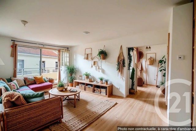 Afficher la photo en grand Appartement T3 à vendre - 3 pièces - 64.69 m2 - MARSEILLE - 13005 - PROVENCE-ALPES-COTE-D-AZUR - Century 21 Immo-Conseil