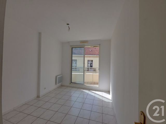 Afficher la photo en grand Appartement T3 à vendre - 3 pièces - 64.69 m2 - MARSEILLE - 13005 - PROVENCE-ALPES-COTE-D-AZUR - Century 21 Immo-Conseil