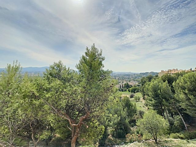 Appartement T3 à vendre - 3 pièces - 70.0 m2 - MARSEILLE - 13013 - PROVENCE-ALPES-COTE-D-AZUR - Century 21 Immo-Conseil